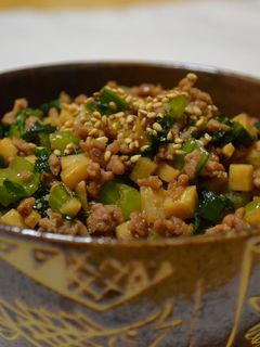 小松菜の中華風そぼろ丼-レシピのメイン写真