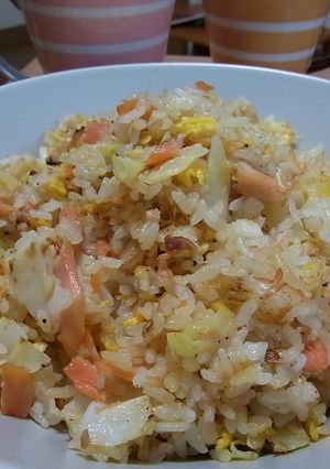 春キャベツと鮭のチャーハン-レシピのメイン写真