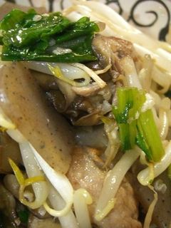 簡単でびっくり♪豚肉舞茸巻きの塩麹炒め-レシピのメイン写真