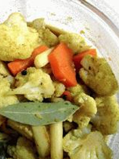 野菜をおいしく:カリフラワーのカレーマリネ-レシピのメイン写真