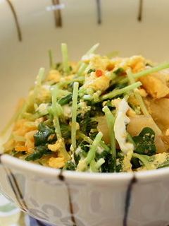 豆苗とキムチの卵とじ丼-レシピのメイン写真