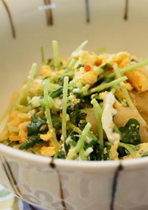 豆苗とキムチの卵とじ丼-レシピのメイン写真