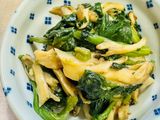 舞茸とほうれん草の簡単ホットサラダ⭐️