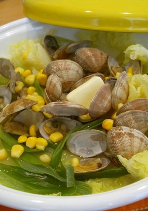 バターの風味香る！タジン鍋であさり蒸し！-レシピのメイン写真