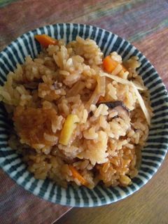 母乳育児応援☆根菜炊き込みご飯-レシピのメイン写真