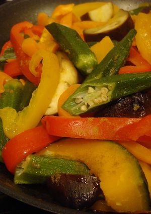 カレーのお供に！オクラと夏野菜のサブジ-レシピのメイン写真