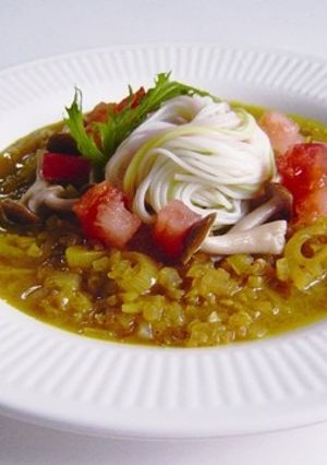 五色そうめんのオニオンカレーソース-レシピのメイン写真