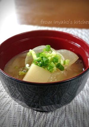 玉葱とじゃが芋のほっこりなお味噌汁-レシピのメイン写真