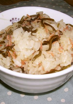 干しえびと塩昆布の炊き込みごはん-レシピのメイン写真