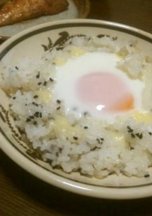 Ｗチーズご飯で目玉焼き〜このまま朝食！-レシピのメイン写真