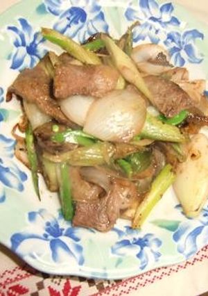 葉玉ねぎ・牛肉の辛味噌炒め-レシピのメイン写真