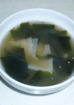 ワンタン皮のみ☆とろりんワカメスープ-レシピのメイン写真
