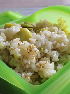 ルクエde空豆と新生姜の炊き込みご飯-レシピのメイン写真
