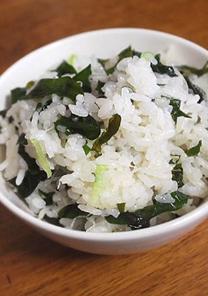 ワカメとネギのご飯　おにぎりにも！-レシピのメイン写真