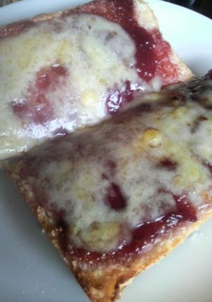 いちごチーズトースト-レシピのメイン写真