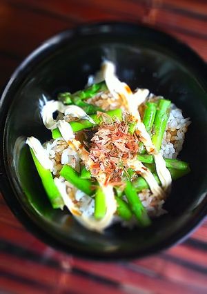 シンプルで旨い☆アスパラのマヨ醤油丼-レシピのメイン写真