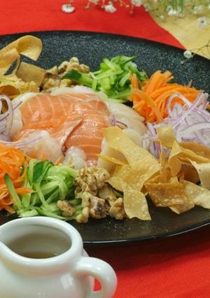 金ごま油で食べるヘルシーお刺身サラダ-レシピのメイン写真
