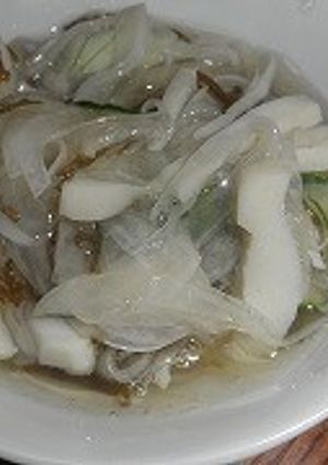 かまぼこと新タマネギのもずく-レシピのメイン写真