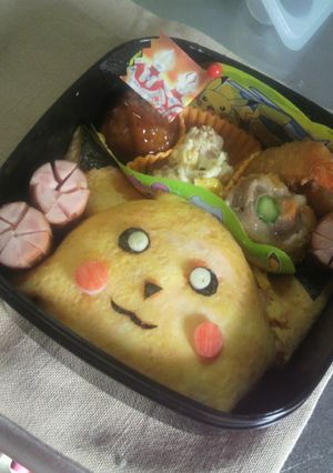ピカチュウキャラ弁と一緒に遠足-レシピのメイン写真