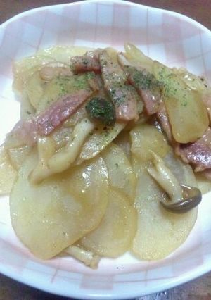 ジャガイモ　ベーコンのカレー粉炒め！！-レシピのメイン写真