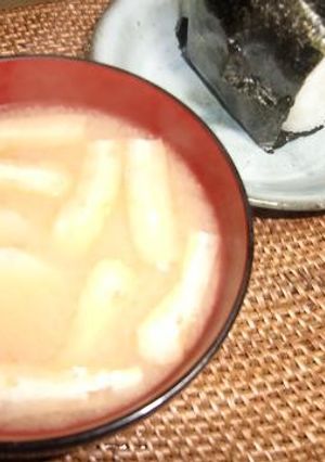 時短、サトイモと油揚げのお味噌汁-レシピのメイン写真