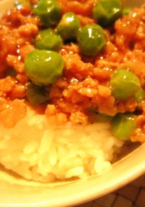 グリンピースとミンチのとろっとご飯かけ♪-レシピのメイン写真