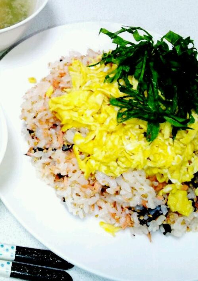 夏にぴったり★鮭フレークと卵のさっぱり丼-レシピのメイン写真