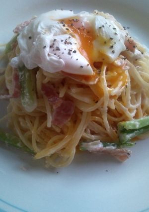 ﾌﾞﾛｯｺﾘｰの茎とﾍﾞｰｺﾝﾊﾟｽﾀ-レシピのメイン写真