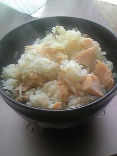 超簡単☆炊飯器にいれるだけ鮭炊き込みご飯-レシピのメイン写真