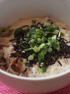 さんまの蒲焼缶詰で冷たいとろろ蕎麦-レシピのメイン写真