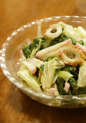 シロナとかまぼこのゴマドレ和え-レシピのメイン写真
