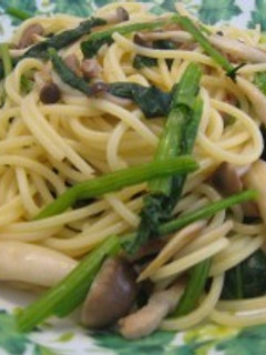 ほうれん草としめじのオイルソースパスタ-レシピのメイン写真