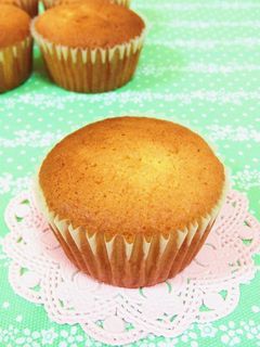 たまごとはちみつのふわふわカップケーキ♪-レシピのメイン写真