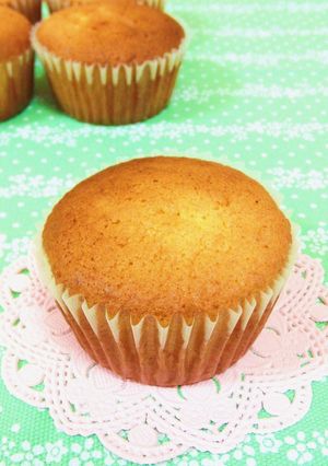 たまごとはちみつのふわふわカップケーキ♪-レシピのメイン写真