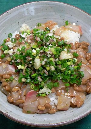 タイの刺身と納豆の薬味たっぷり丼-レシピのメイン写真