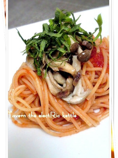 アンチョビとキノコのトマトソースパスタ-レシピのメイン写真