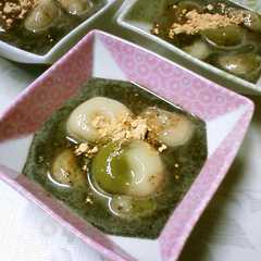 รูปของ 2色白玉の胡麻ミルク