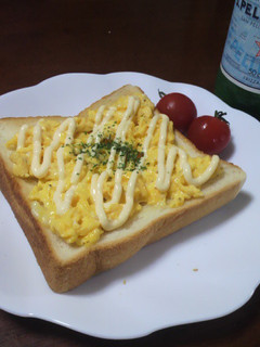 簡単ふわふわ卵のっけトースト-レシピのメイン写真