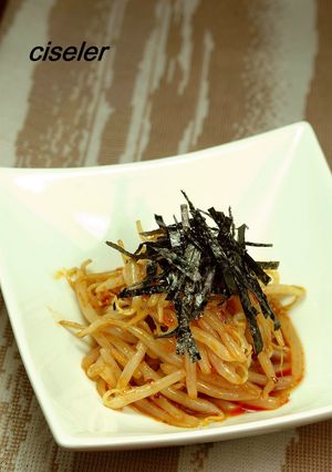 簡単もやしの食べるラー油和え-レシピのメイン写真