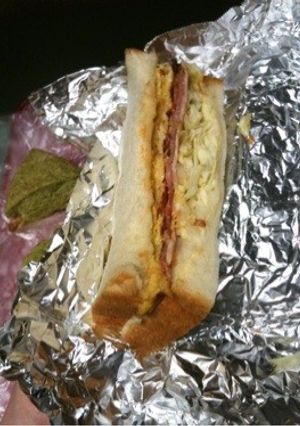 キャベツとベーコンと厚焼きたまごのサンド-レシピのメイン写真