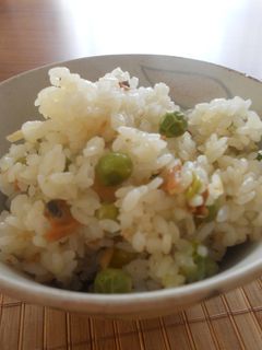 あさりの佃煮とグリンピースの炊き込みご飯-レシピのメイン写真