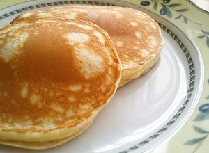 朝食にも便利☆小麦粉で簡単ホットケーキ-レシピのメイン写真