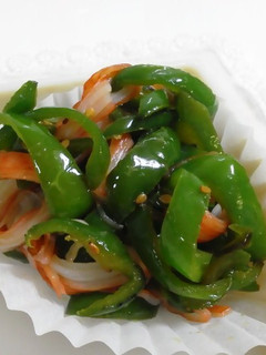 お弁当に…ピーマンとカニかまの麺つゆ炒め-レシピのメイン写真