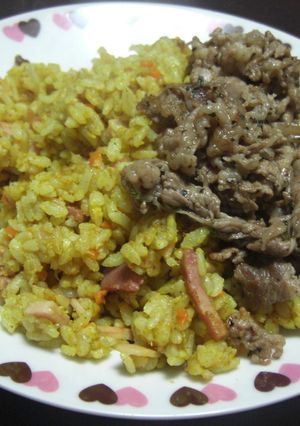 ドライカレー☆牛肉香草焼きのせ♪-レシピのメイン写真
