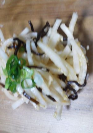 大根と塩コンブのパリパリ漬け+ラー油☆-レシピのメイン写真