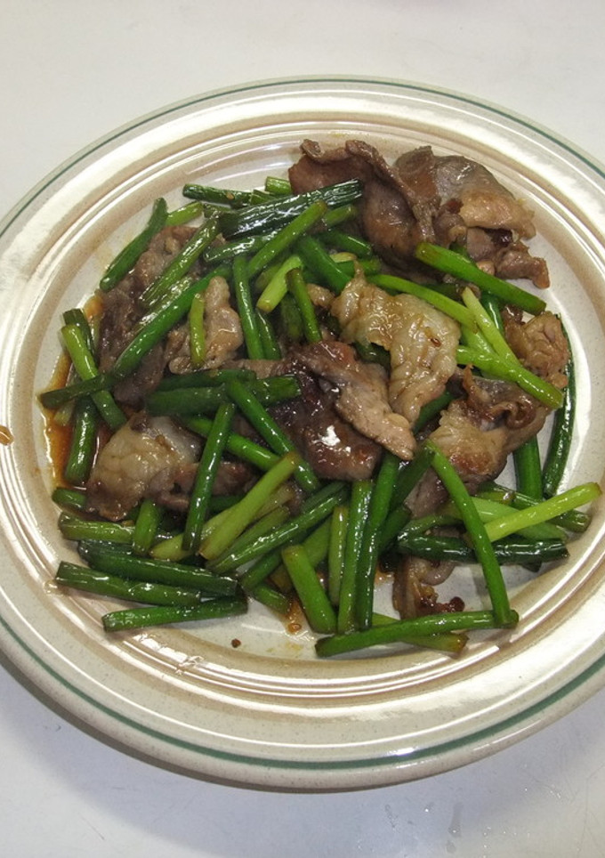 簡単！豚肉とニンニクの芽の焼肉のたれ炒め-レシピのメイン写真