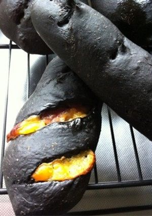 濃厚大人の味 イカスミパン-レシピのメイン写真
