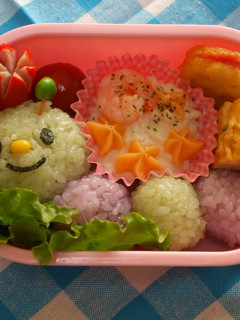 ☆２色のあおむし君弁当☆[キャラ弁]-レシピのメイン写真
