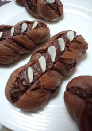 ダブルな味わい☆チョコナッツクリームパン-レシピのメイン写真