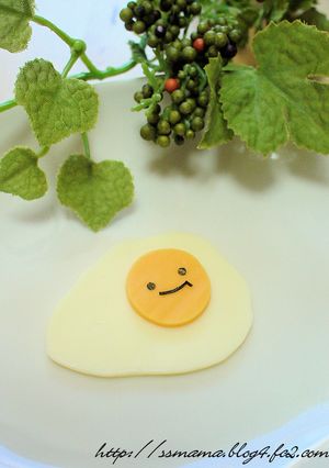 チーズで簡単！なんちゃって目玉焼きくん♪-レシピのメイン写真